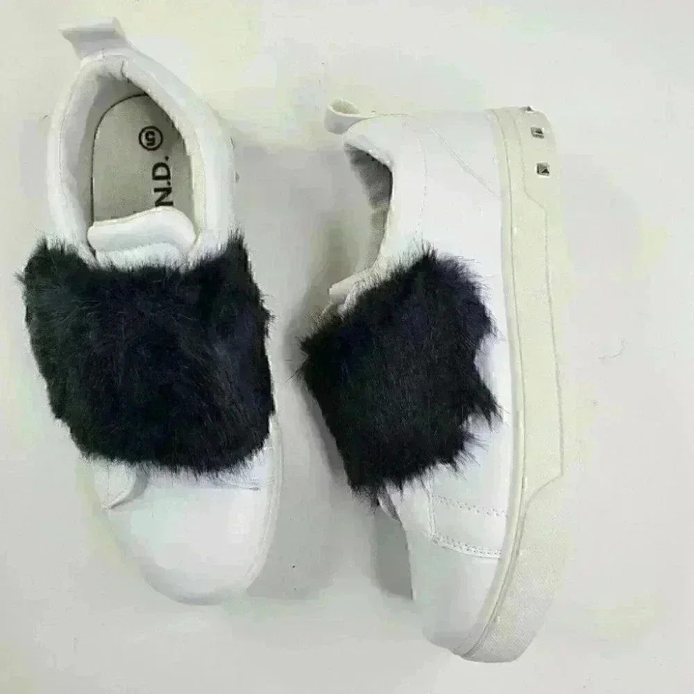 G. N. D Women's Shoes Sz 5/8 White/Black Classic
